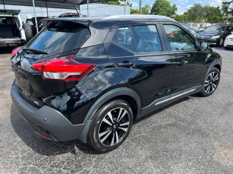 2020 Nissan Kicks SR