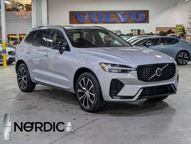 2025 Volvo XC60 B5 Plus Dark Theme