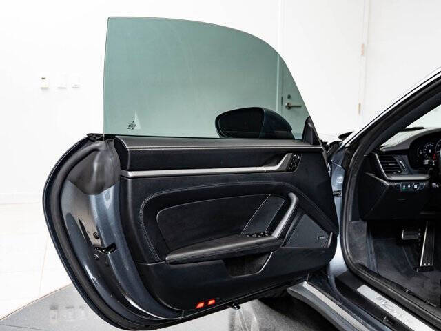 2025 Porsche 911 Carrera