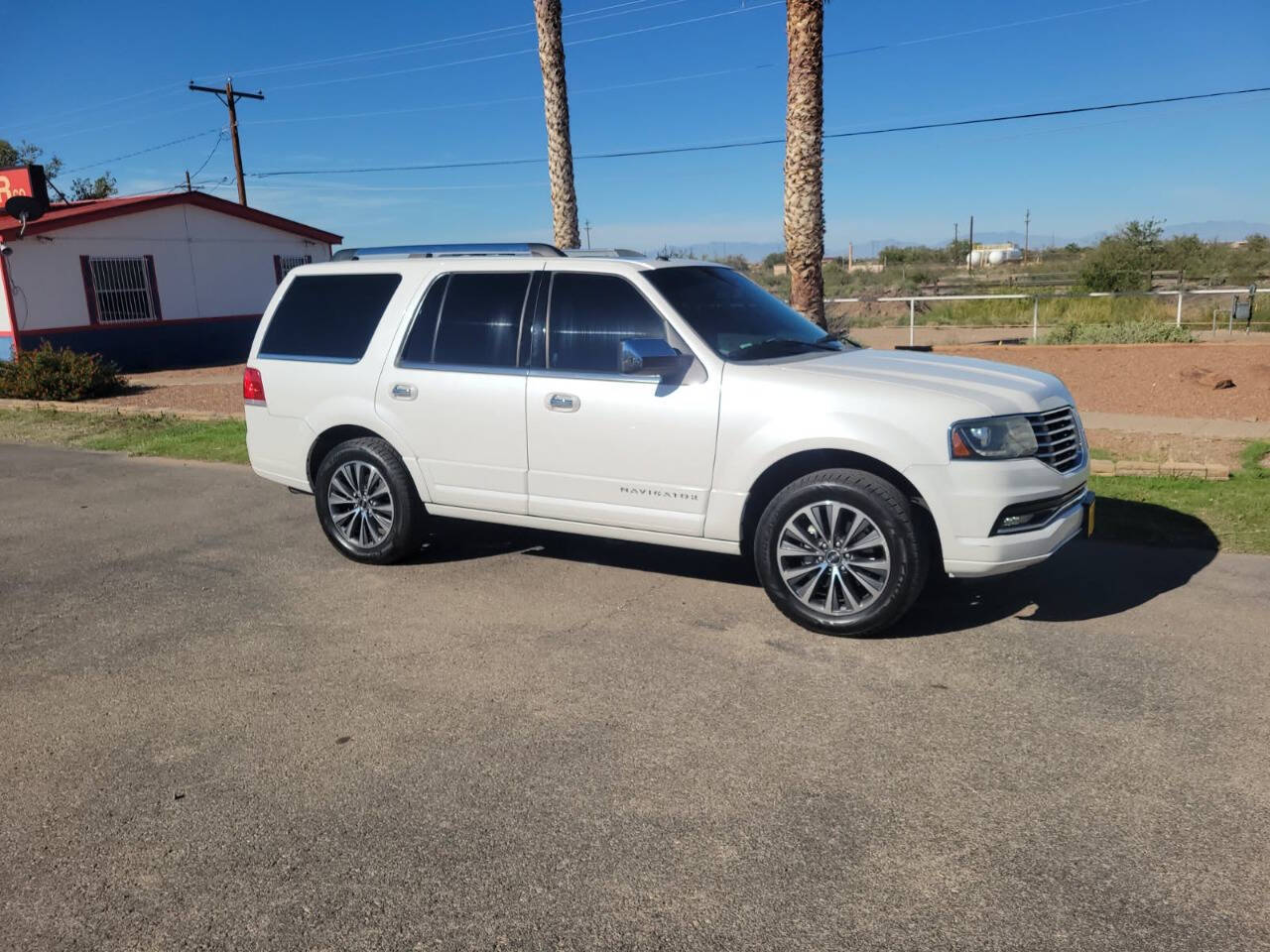 Off White 2016 Lincoln Navigator Select 4x2 Select 4dr SUV 36