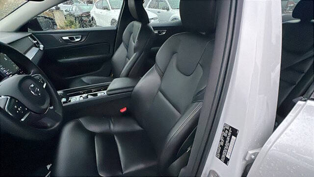 2024 Volvo S60 B5 Core Dark Theme