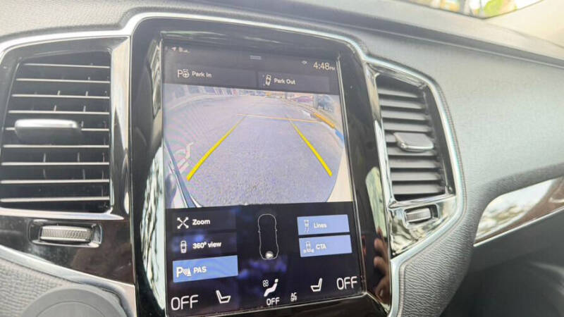 2017 Volvo XC90 T6 Momentum