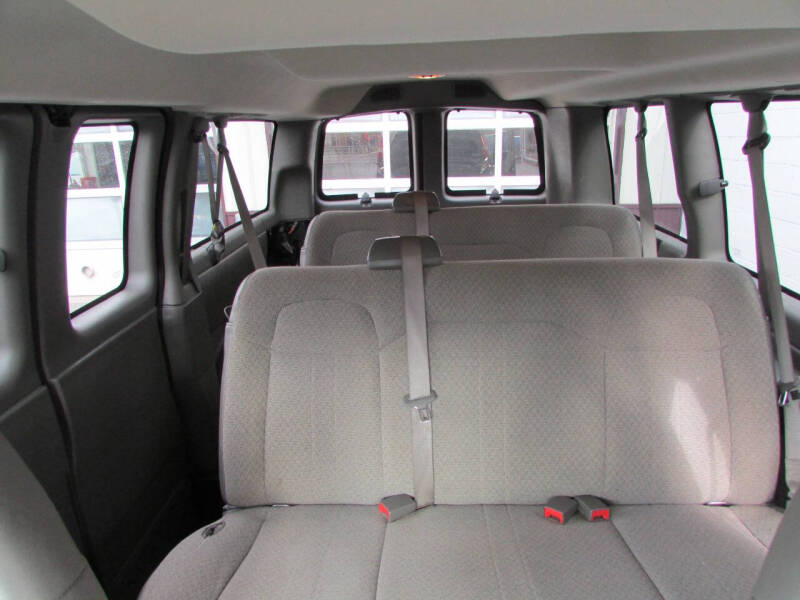 2017 Chevrolet Express LS 2500