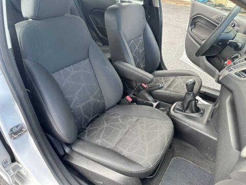 2012 Ford Fiesta SE