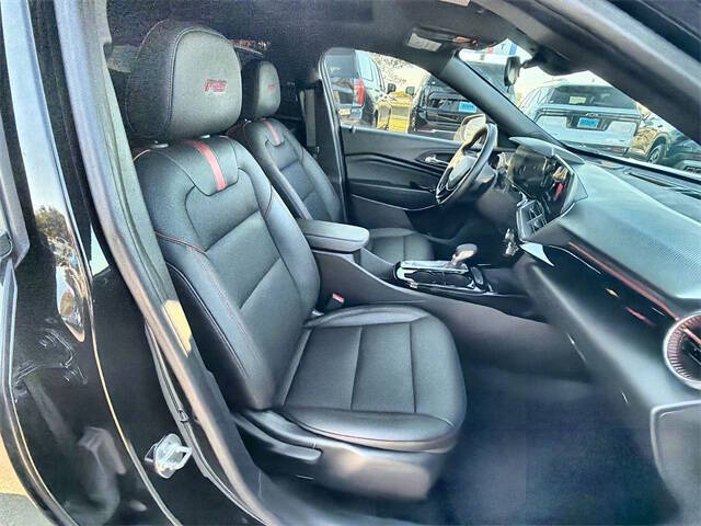 2025 Chevrolet Trax RS