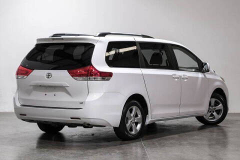 2011 Toyota Sienna LE 8-Passenger