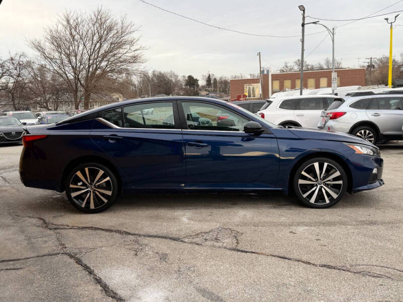 2022 Nissan Altima 2.5 SR