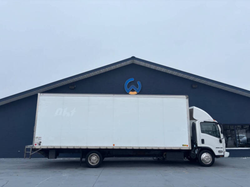 2018 Isuzu NRR 24FT Box Truck