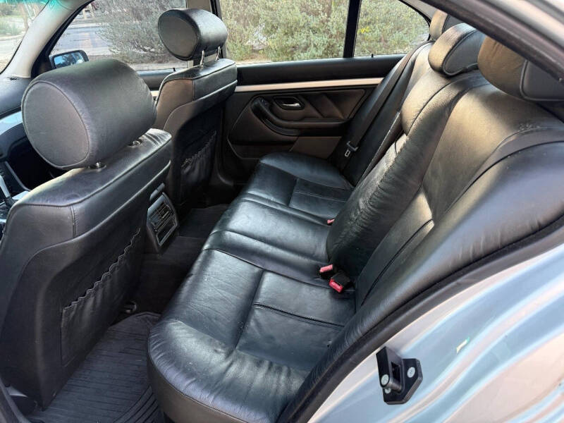 2001 BMW 5 Series 530i