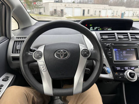 2013 Toyota Prius v Two