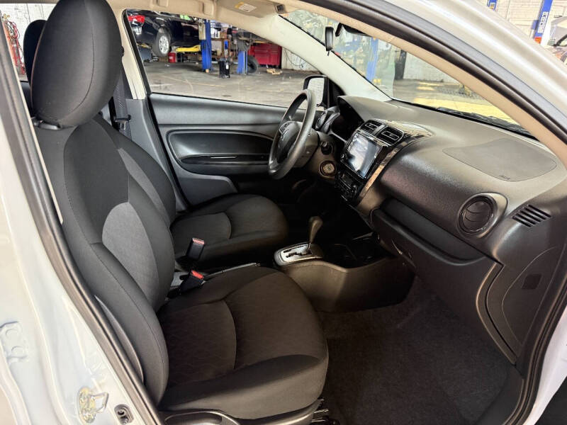2024 Mitsubishi Mirage ES