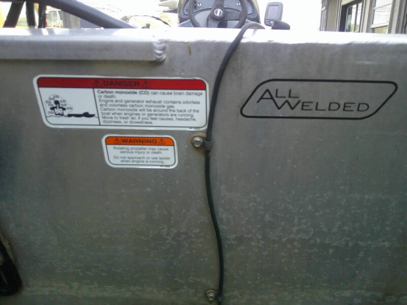 2009 Tracker BASS TRACKER