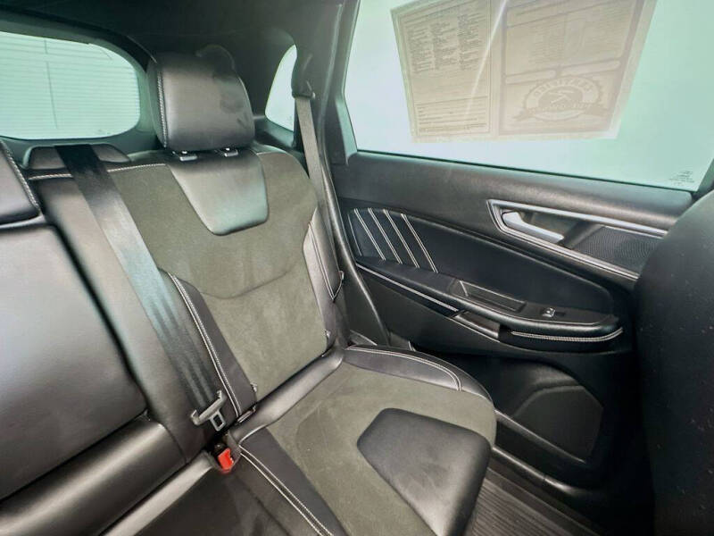2022 Ford Edge ST