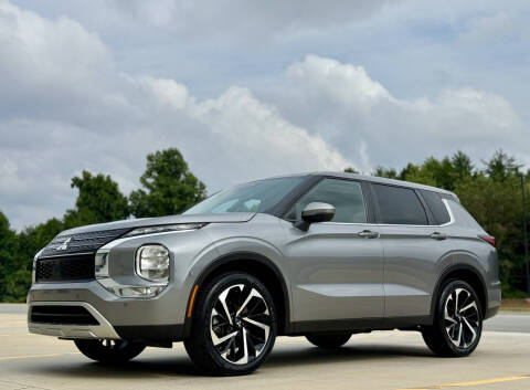 2023 Mitsubishi Outlander SE