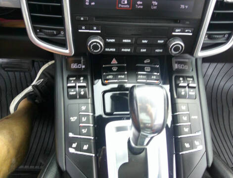 2017 Porsche Cayenne Platinum Edition