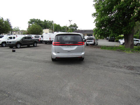2024 Chrysler Pacifica Touring L