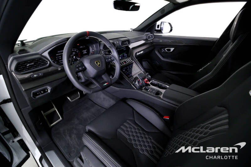 2024 Lamborghini Urus Performante
