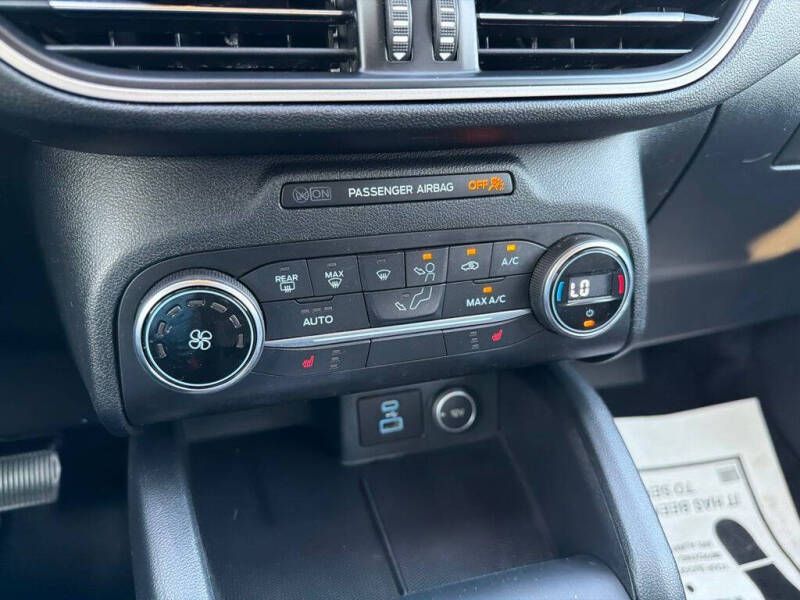 2020 Ford Escape SE