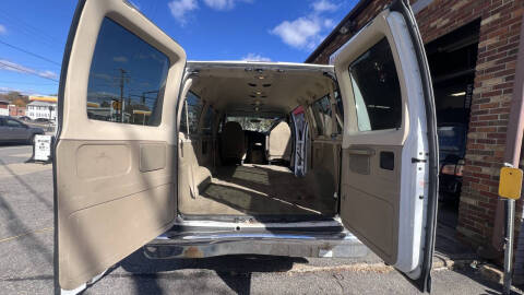 2005 Ford E-Series E-350 SD XLT