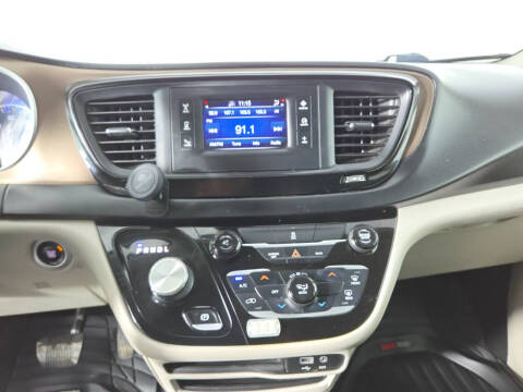2017 Chrysler Pacifica LX