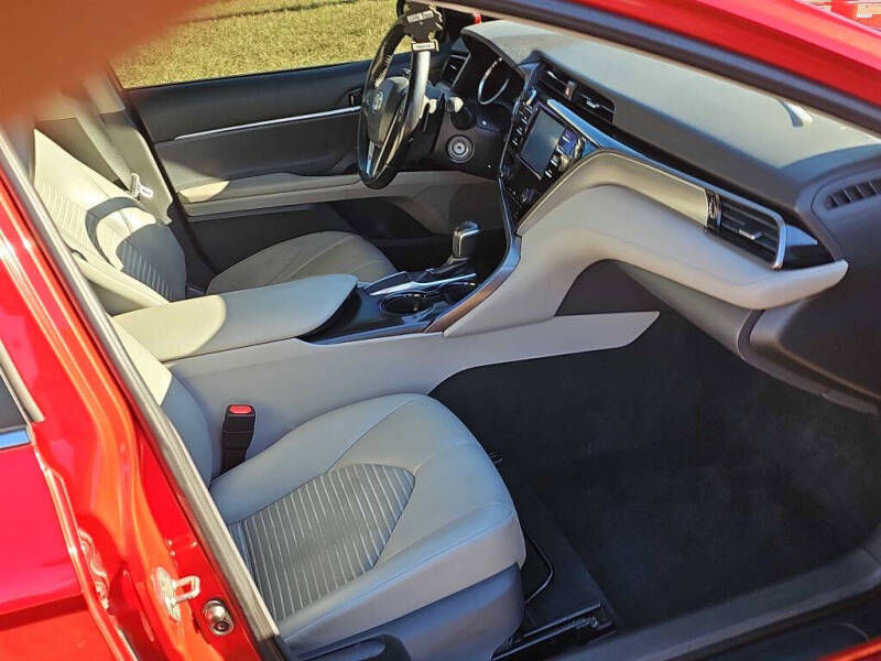 2019 Toyota Camry SE