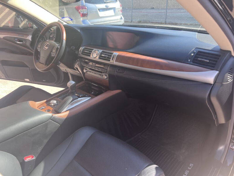 2017 Lexus LS 460