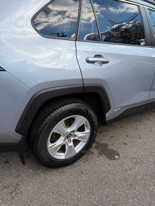 2019 Toyota RAV4 Hybrid XLE