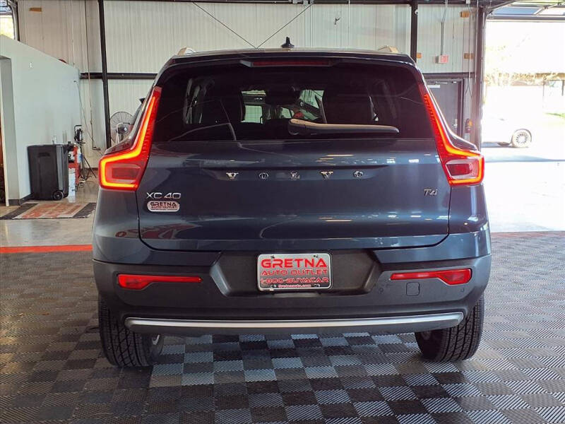 2021 Volvo XC40 T4 Momentum