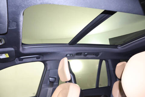 2018 Volvo XC90 T6 Momentum