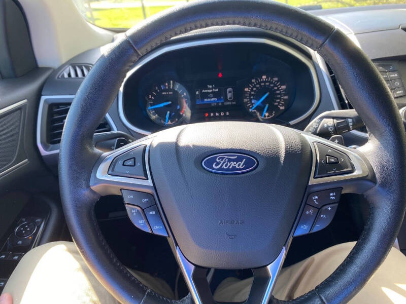 2022 Ford Edge SEL