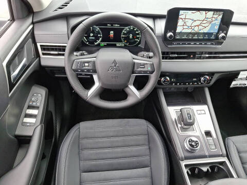 2025 Mitsubishi Outlander PHEV SE