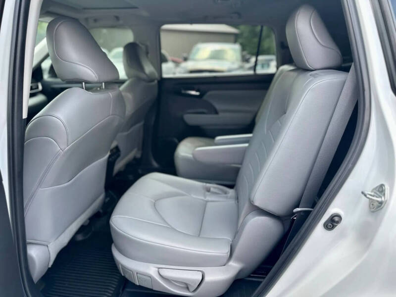 2022 Toyota Highlander XLE