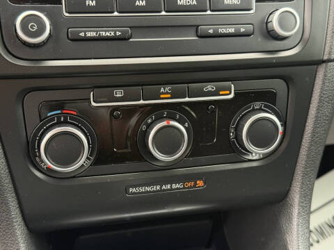 2013 Volkswagen Golf 2.5L PZEV