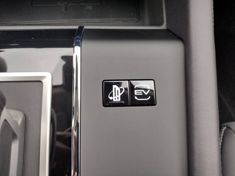 2025 Mitsubishi Outlander PHEV SE