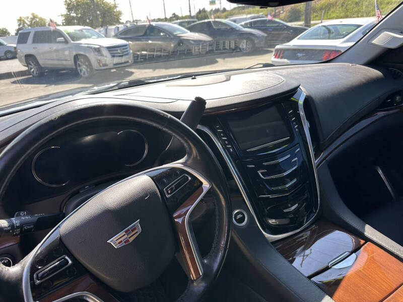 2018 Cadillac Escalade ESV Premium Luxury