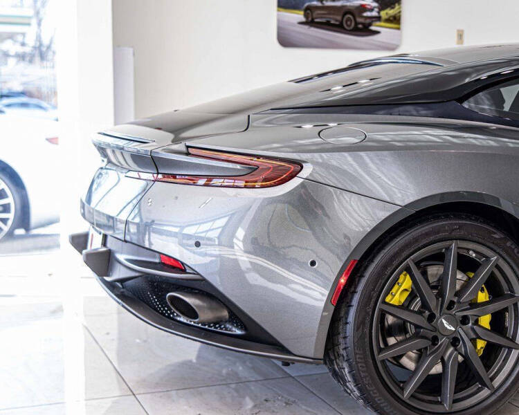 2020 Aston Martin DB11 V8