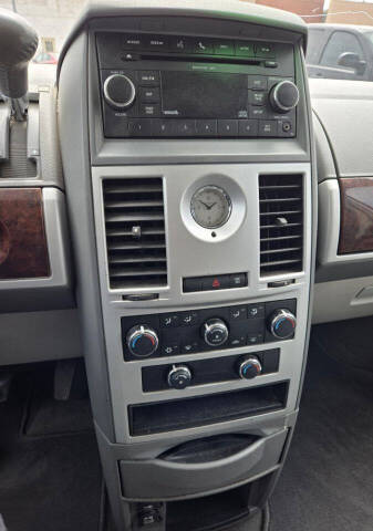 2010 Chrysler Town and Country Touring