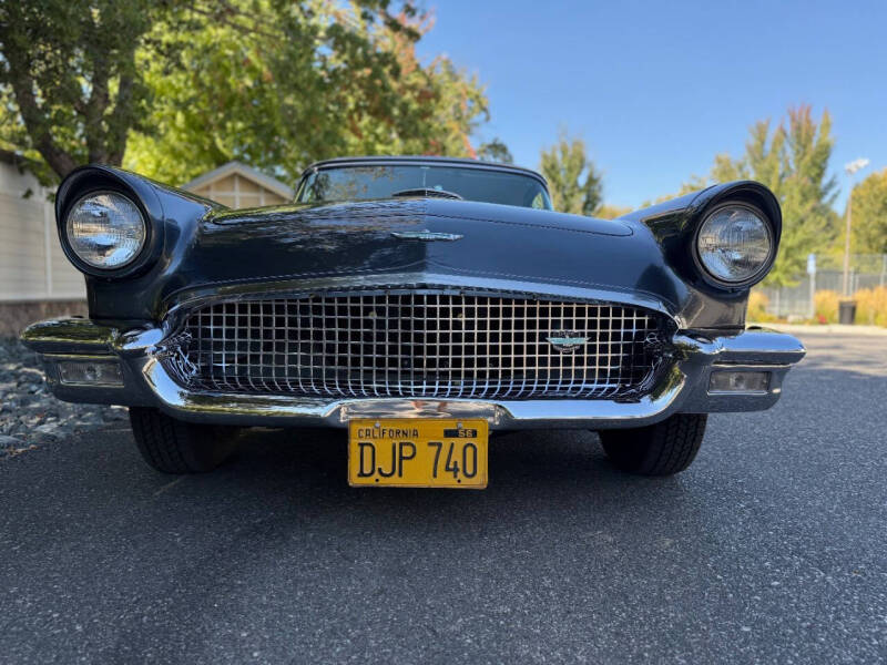 1957 Ford Thunderbird
