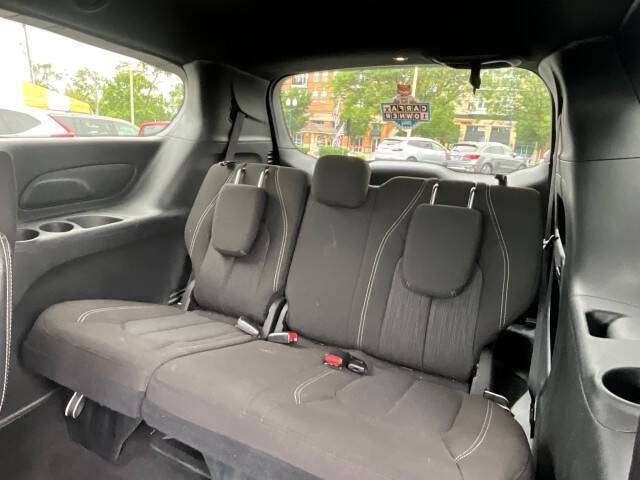 2023 Chrysler Pacifica Touring