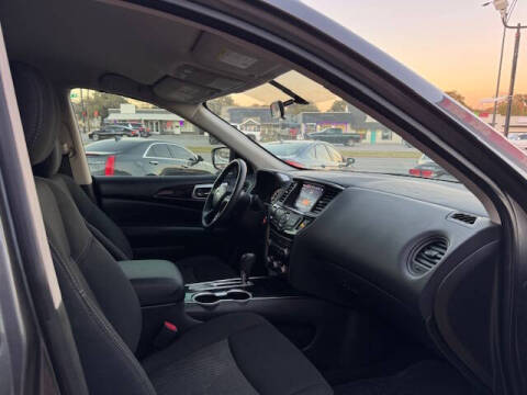 2020 Nissan Pathfinder S