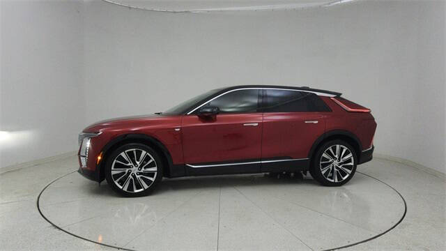 2025 Cadillac LYRIQ Luxury 3