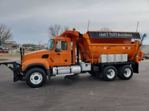 2004 Mack CV713