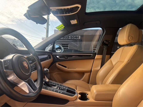 2018 Porsche Macan