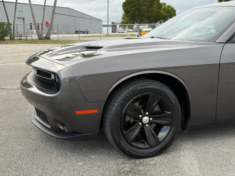 2018 Dodge Challenger SXT