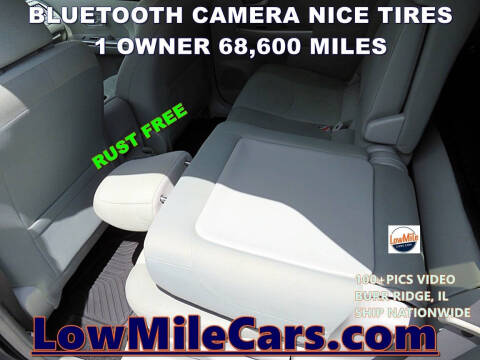 2014 Toyota Prius v Two