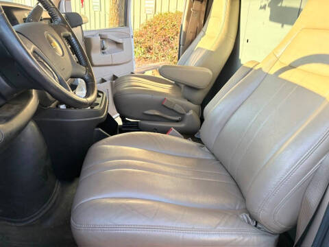 2022 Chevrolet Express 2500