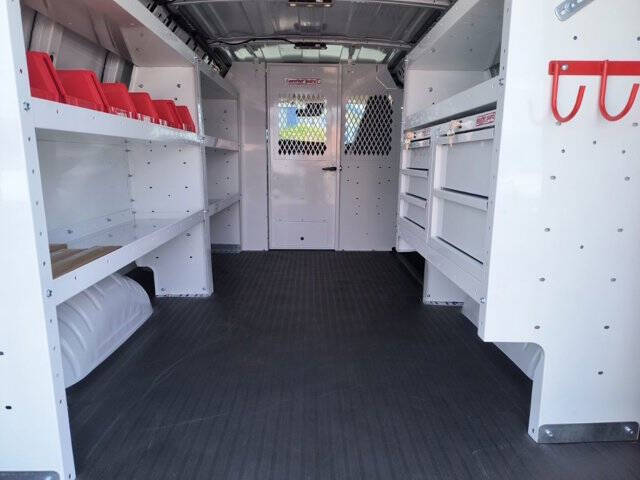 2025 Chevrolet Express 2500