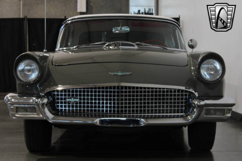 1957 Ford Thunderbird