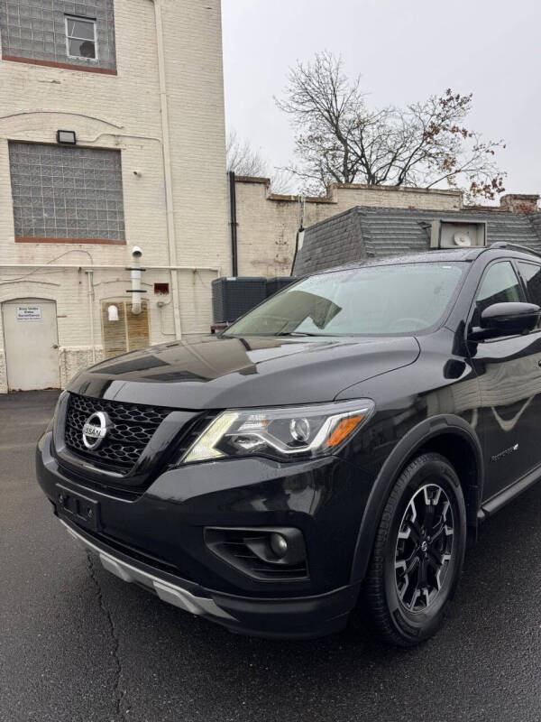 2020 Nissan Pathfinder SL