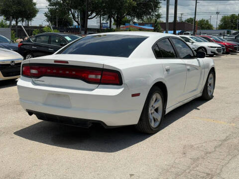 2013 Dodge Charger SE
